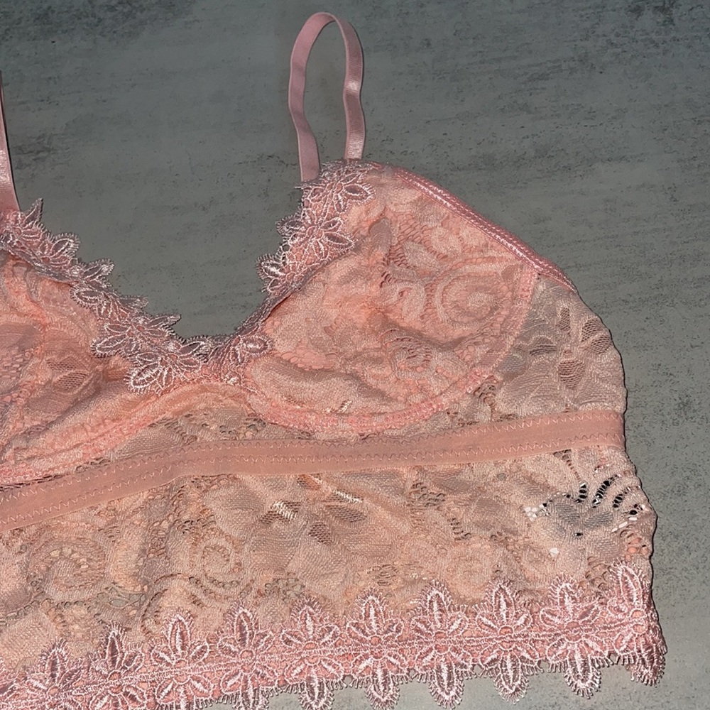 SHEIN Baby Pink Guipure Lace Crop Cami Top - Picture 8 of 8